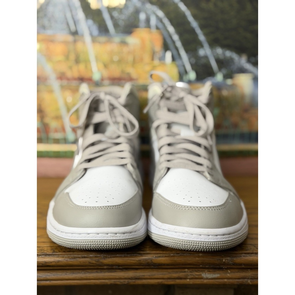 Nike Air Jordan 1 Mid Linen College Grey 554724-082 Mens Size 8 - Picture 3 of 10